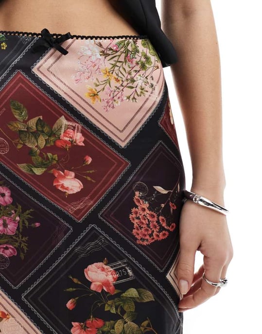 Miss Selfridge maxikjol i patchwork postkorttryck - Image 3