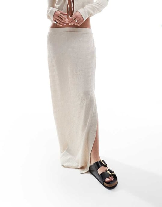 Vero Moda texturerad jersey maxikjol i beige - Image 4