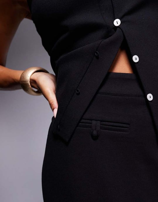 ASOS DESIGN Premium ponte smart wrap kjol i svart - Image 3