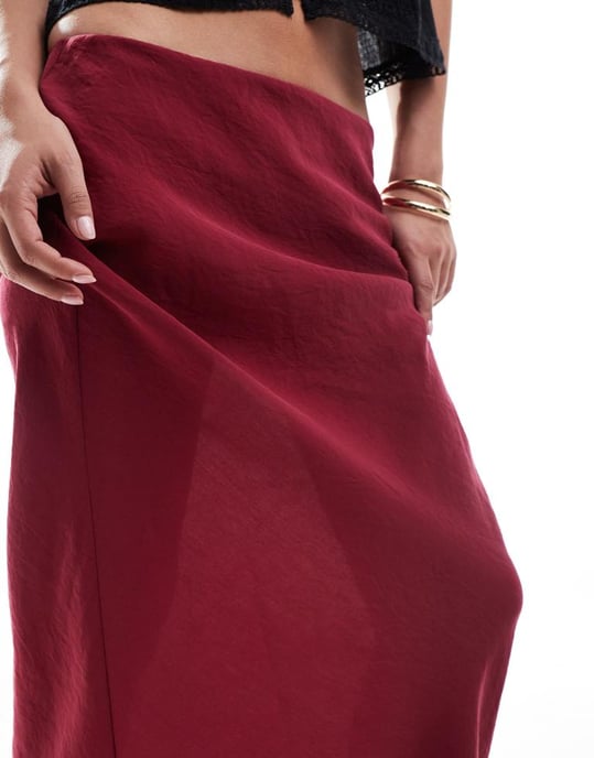 ASOS DESIGN mjuk känsla sned midi kjol i röd - Image 4