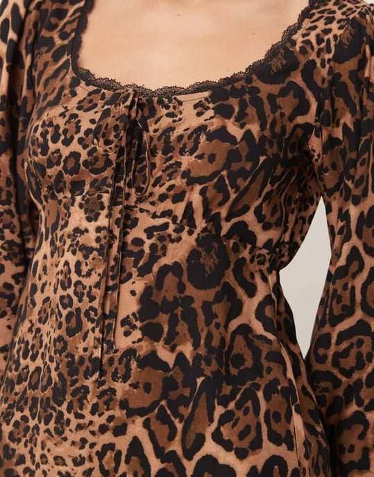 Miss Selfridge klänning med spetsdetalj i leopardmönster - Image 2