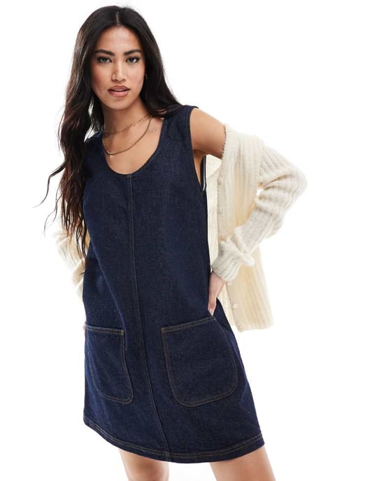 Miss Selfridge jeansklänning med lapplappsfickor - Image 2