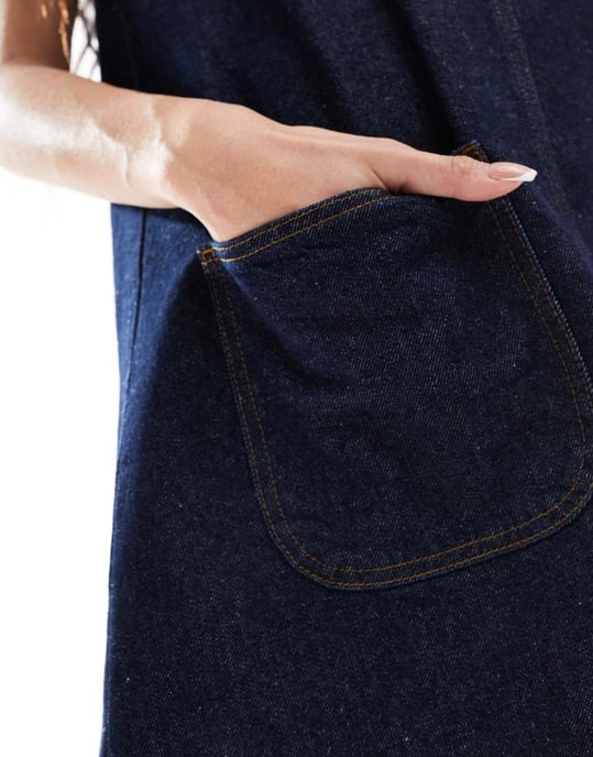 Miss Selfridge jeansklänning med lapplappsfickor - Image 3