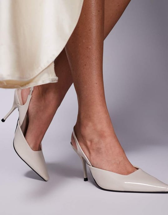 Simmi London Darcia vid passform spetsiga slingback-pumps i sten - Image 3