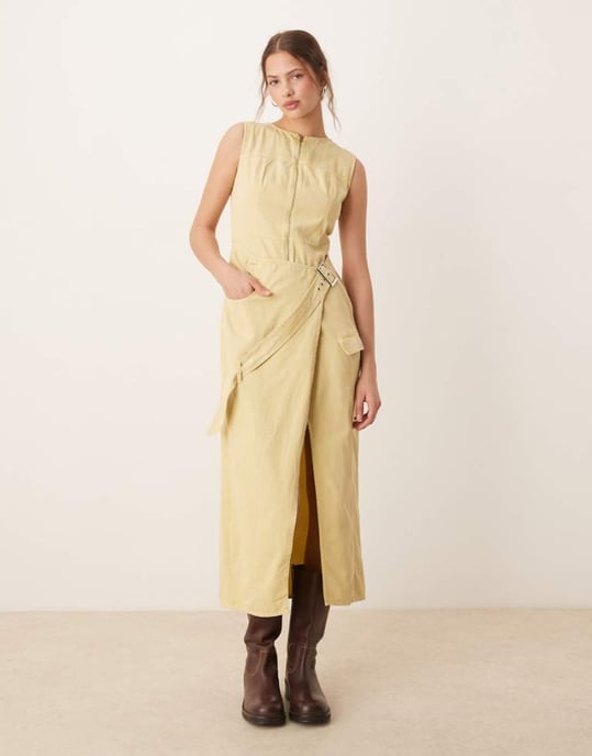 ASOS DESIGN twill midiklänning med sprund och spänne i acid wash stenbeige - Image 1