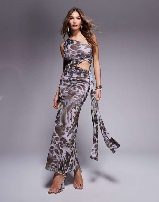 ASOS DESIGN mesh asymmetrisk enaxlad midiklänning med långa band i abstrakt virvelmönster - Image 1