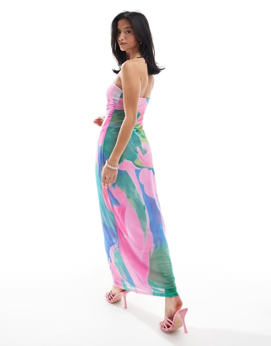 Vero Moda Petite mesh bandeau maxiklänning i rosa och blå abstrakt - Image 2