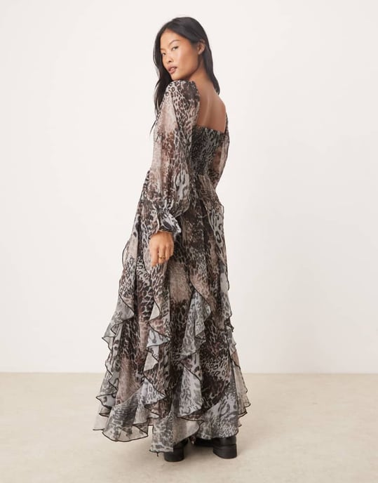 Miss Selfridge Petite volangkant maxi klänning i djurmönster - Image 3