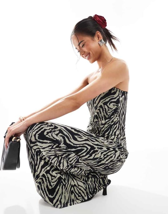 Vero Moda mesh bandeau maxiklänning i abstrakt zebramönster - Image 3