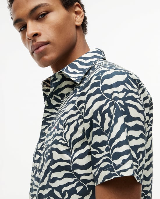 Short Sleeve Shirt in Dark Blue - Image 4