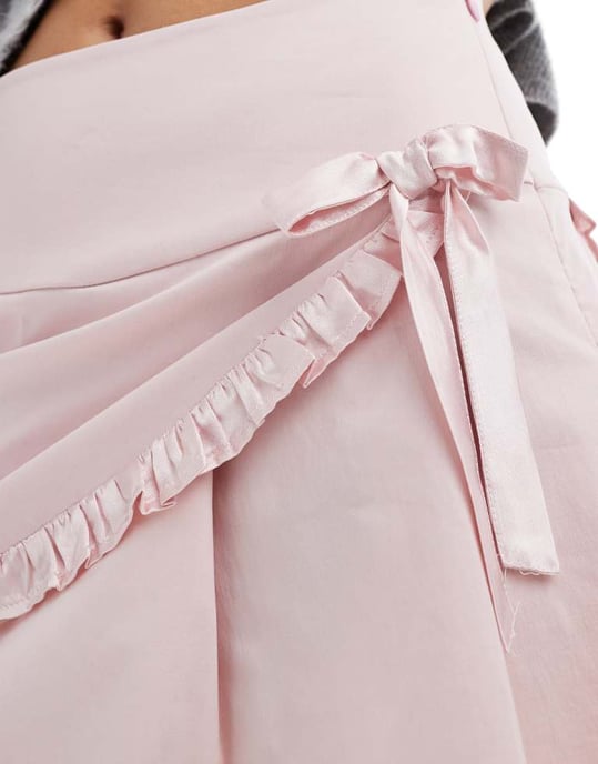 Miss Selfridge spetsinlindad plisserad minikjol med rosettdetalj - Image 3