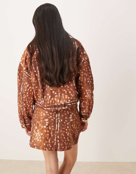 ASOS DESIGN denimmikrokjol med älgtryck - Image 3