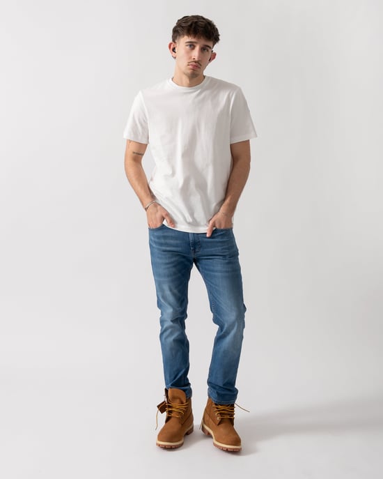 Shispare T-Shirt in White - Image 4