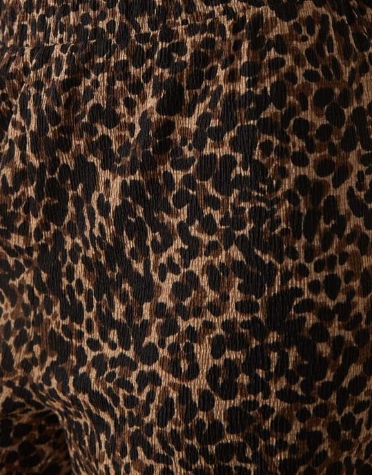 JDY breda ben strukturerade byxor i leopardtryck - Image 4