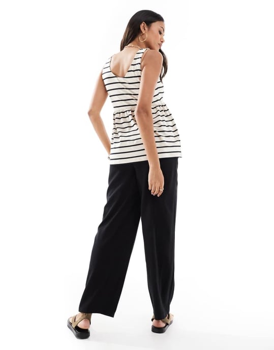 Vero Moda Maternity linen blend wide leg trousers in black - Image 3