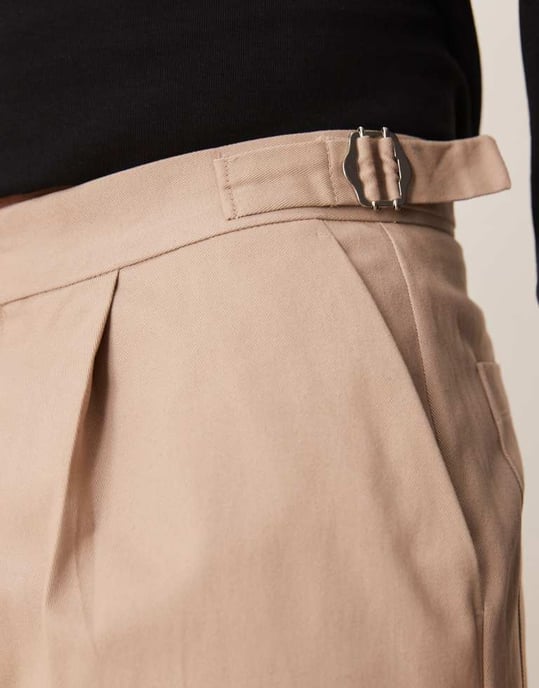 ASOS DESIGN smart oversized tapered byxor i 100% bomull med sidjusteringar i ljus sten - Image 4