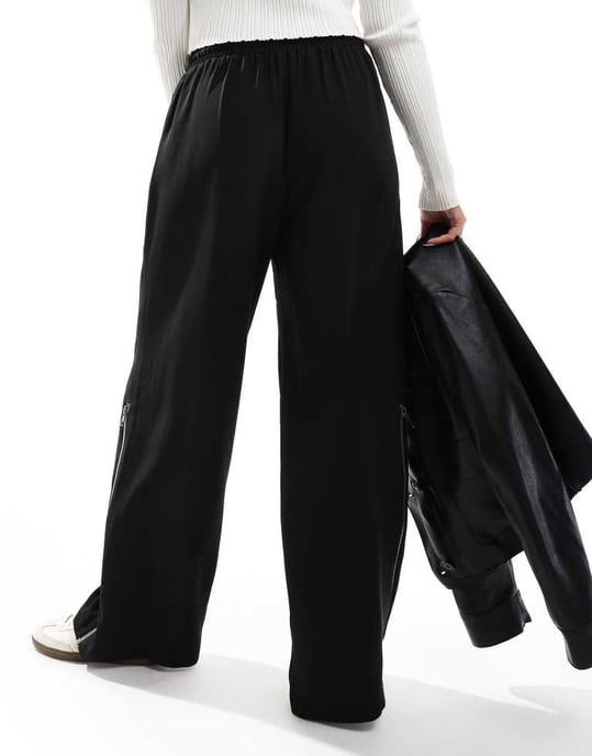 ASOS DESIGN byxor med dragkedja i sidan i svart - Image 2