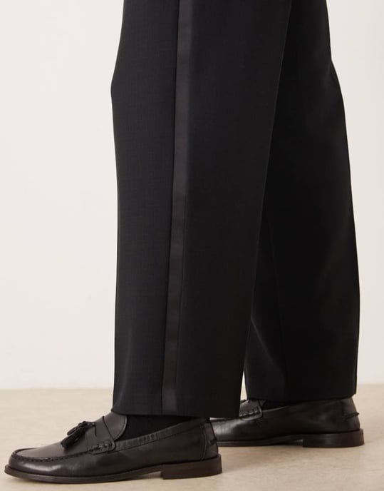 ASOS DESIGN vida byxor i smokingstil i svart textur - Image 4