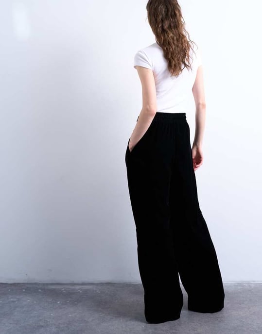Topshop sammet knytmidja joggers i svart - Image 3
