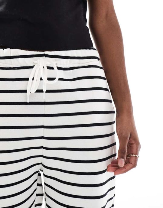 Pieces high waist jogger co-ord in black and white stripe - Image 4