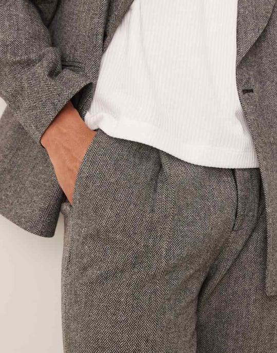 ASOS DESIGN tapered kostymbyxor i grå herringbone - Image 4