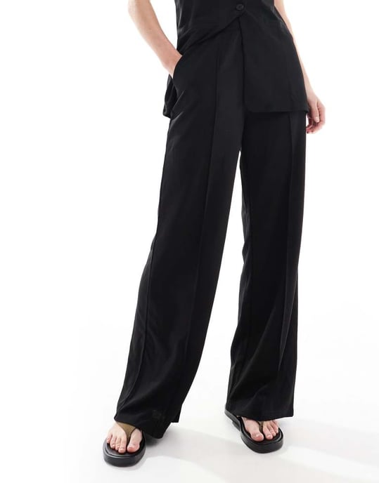 Vero Moda Tall vid ben jersey crepe byxa set i svart - Image 2