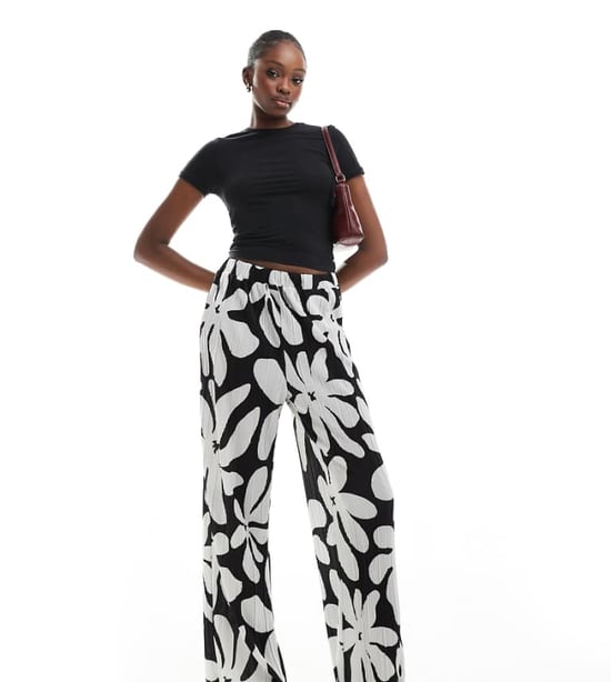 Vero Moda Tall high waist wide leg plisse trouser in monochrome floral print - Image 1