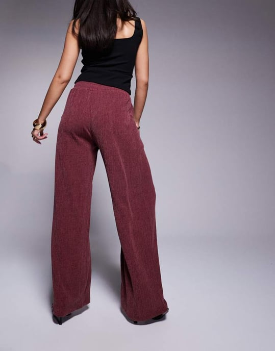 ASOS DESIGN texturerad byxa med vid ben i bordeaux - Image 2