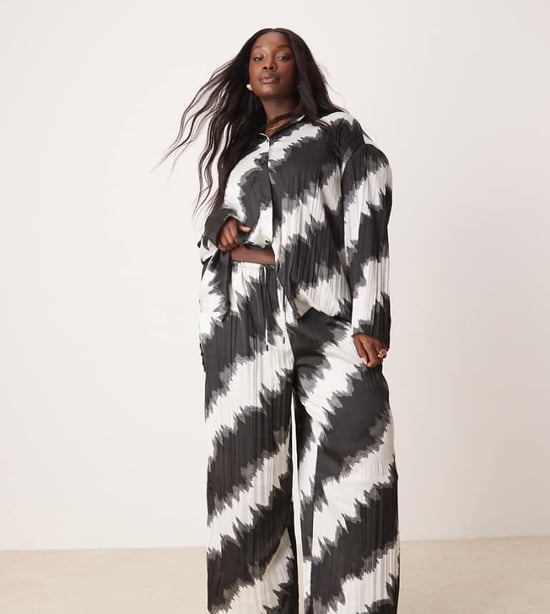 ASOS DESIGN Curve plisse wide leg trouser co-ord in mono print - Image 1
