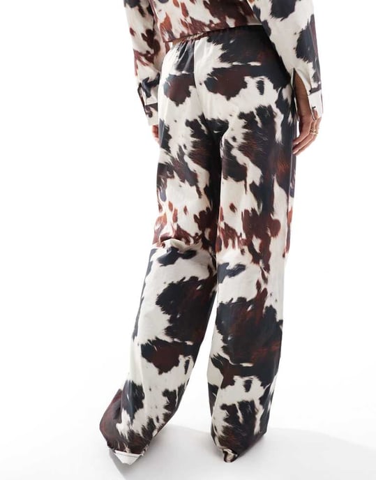 ASOS DESIGN poplinbyxar med vida ben i getskinnsmönster - Image 2