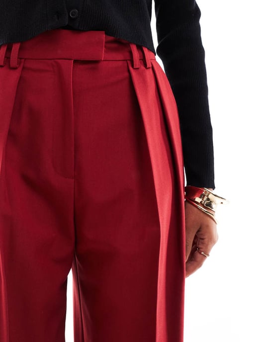 ASOS DESIGN tailored wide leg trousers with pleat detail in red - Image 2