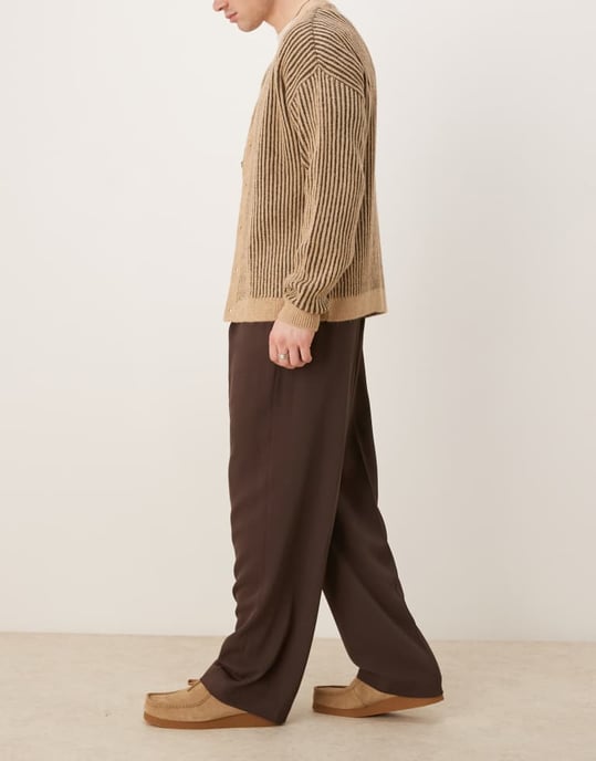 ASOS DESIGN smart wide leg trousers with front pleat in brown - Image 4