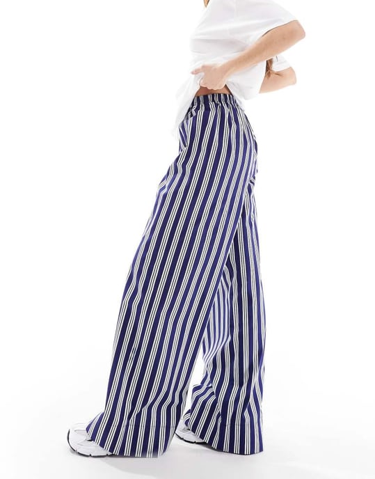 ASOS DESIGN poplin vida byxor med boxerben i marinrandig - Image 2