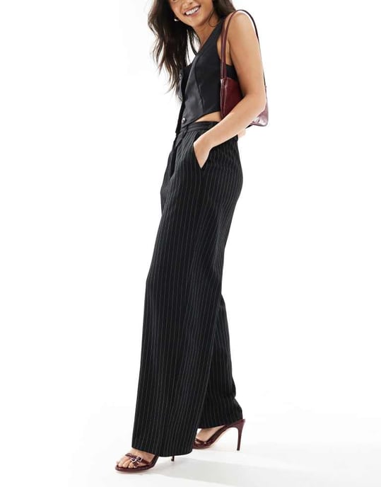 Miss Selfridge tailored wide leg dad trouser in black pinstripe - Image 2