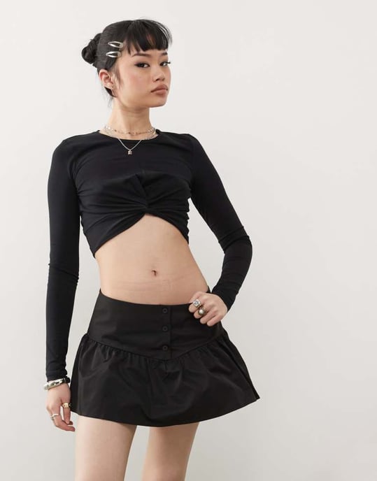 Noisy May långärmad twist front crop top i svart - Image 3