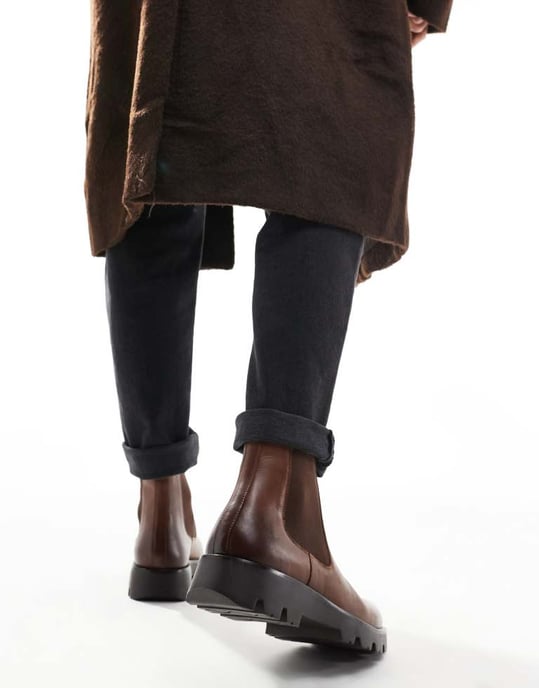 ASOS DESIGN chelsea boots in tan leather with cleated sole - Image 4