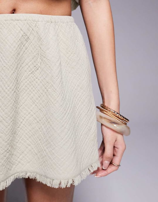 ASOS DESIGN Callie cheesecloth fransad strandminikjol i tvättad salvia - Image 3