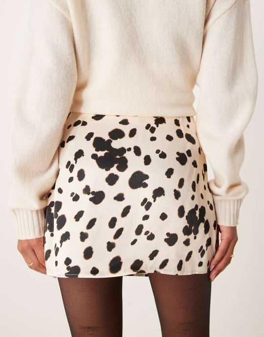 Miss Selfridge satin mini kjol med splitt i smutsiga prickar - Image 4