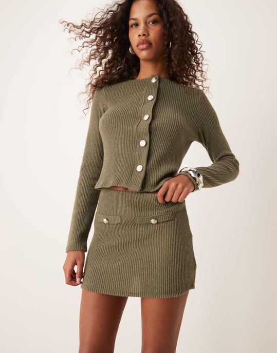 ASOS DESIGN koord borstad ribbad minikjol i khaki - Image 3