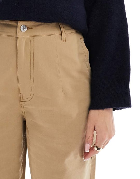 ASOS DESIGN tapered byxor med uppvikning i kamelfärg - TAN - Image 4