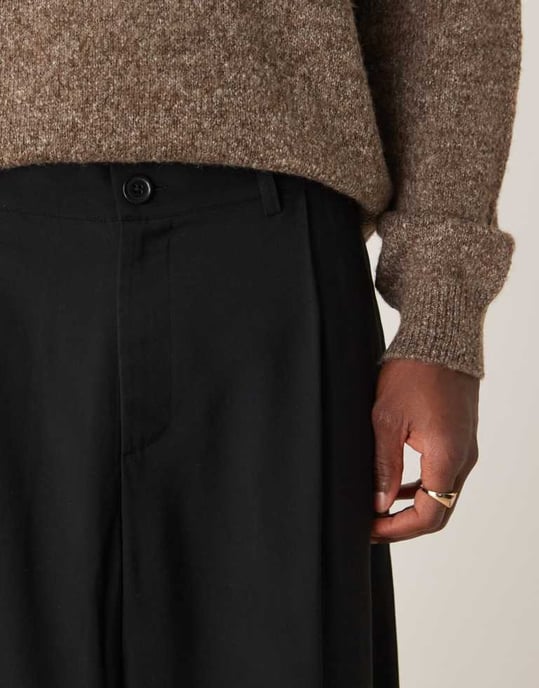 ASOS DESIGN smart extremt avsmalnande byxor med frontveck i svart - Image 2