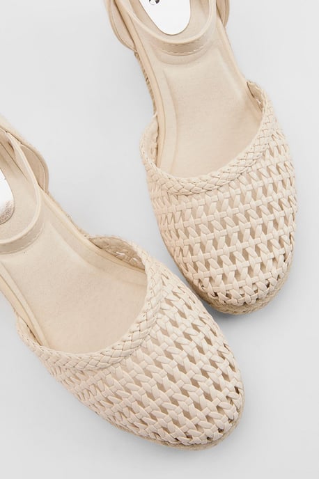 Good For The Sole: Keira Faux Leather Woven Comfort Closed Toe Espadrille Wedge Sandals - Image 3