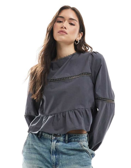 ASOS DESIGN blus med spetsdetaljer i svart - Image 2