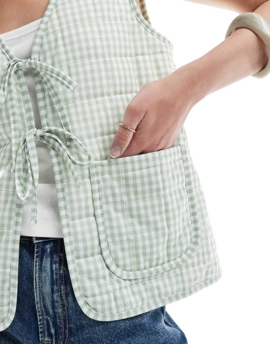 ONLY tie front quilted gilet in sage gingham check - Image 4