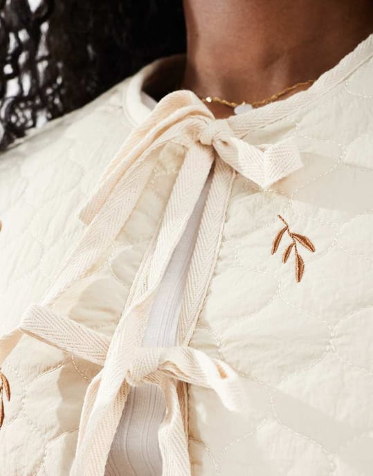Vero Moda tie front quilted jacket in cream - Image 4
