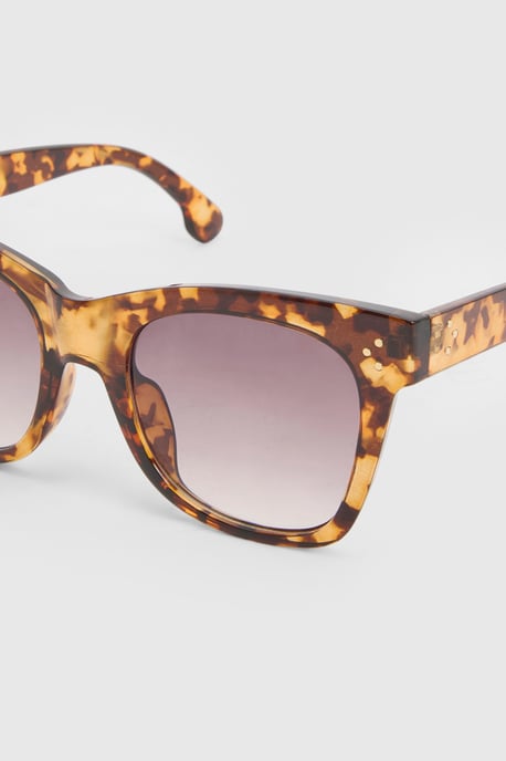 Chunky Tortoise Shell Cat Eye Sunglasses - Image 4