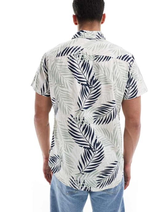 JJ Rebel kortärmad skjorta med palmprint i off-white - Image 3