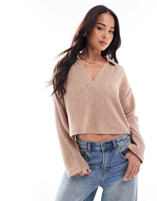 Miss Selfridge mjuk känsla plisserad krage lång ärm topp i biscuit - Image 1