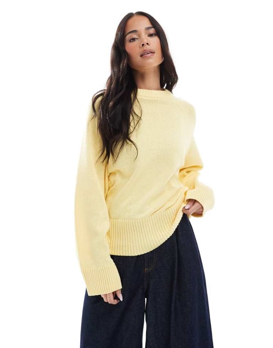 ASOS DESIGN stickad crew neck jumper med raglansleeve i buttermilk - Image 4