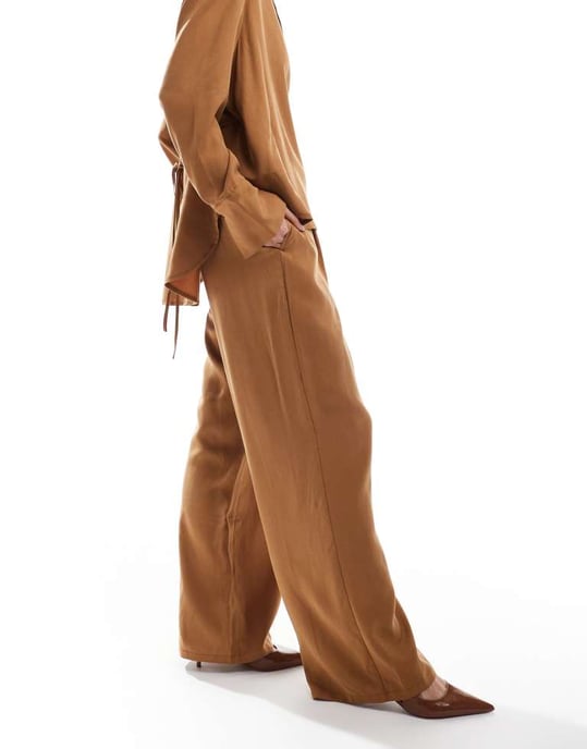 ASOS DESIGN relaxed straight leg trousers co-ord in camel - Image 4